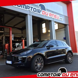 Porsche-Macan-GTS-noir-1